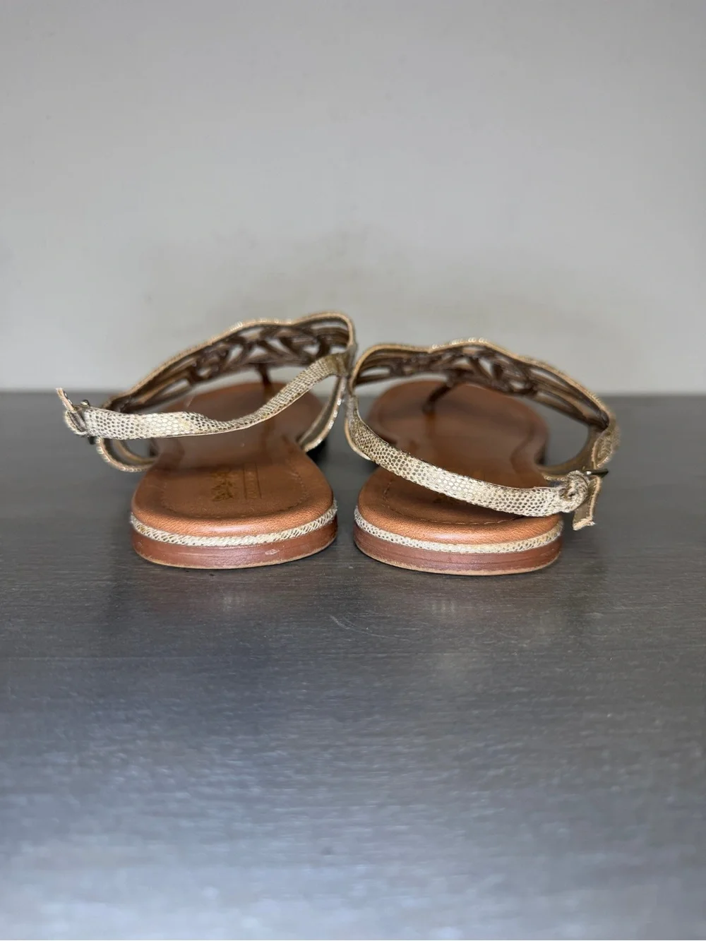 Coach Thong Sandals Metallic Women’s Size 10 Flat Leather Ankle Strap FLAW - Picture 5 of 6